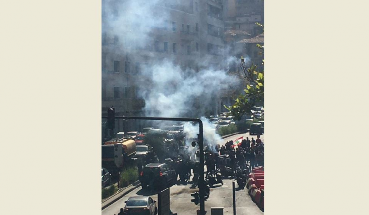 تحرك المودعين: مفرقعات
وهتافات ضد الحكومة والمصارف