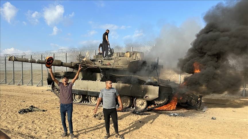مرحلة "اللعب بالنار"... "حماس" تبرع بالتفاوض