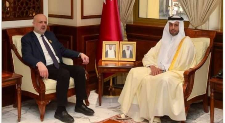 مولوي بحث تعزيز التعاون
مع وزير البلديّة القطري