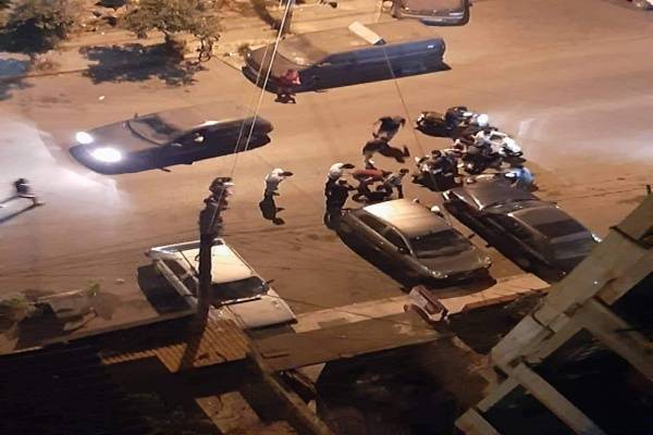 التفلّت الأمني في الشمال يتمدّد من طرابلس الى عكار:
١٧ آليّة و٣ باصات عسكريّة مزقها الرصاص في حلبا