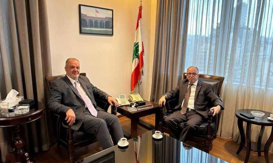 بوشكيان يعرض العلاقات بين لبنان والجزائر