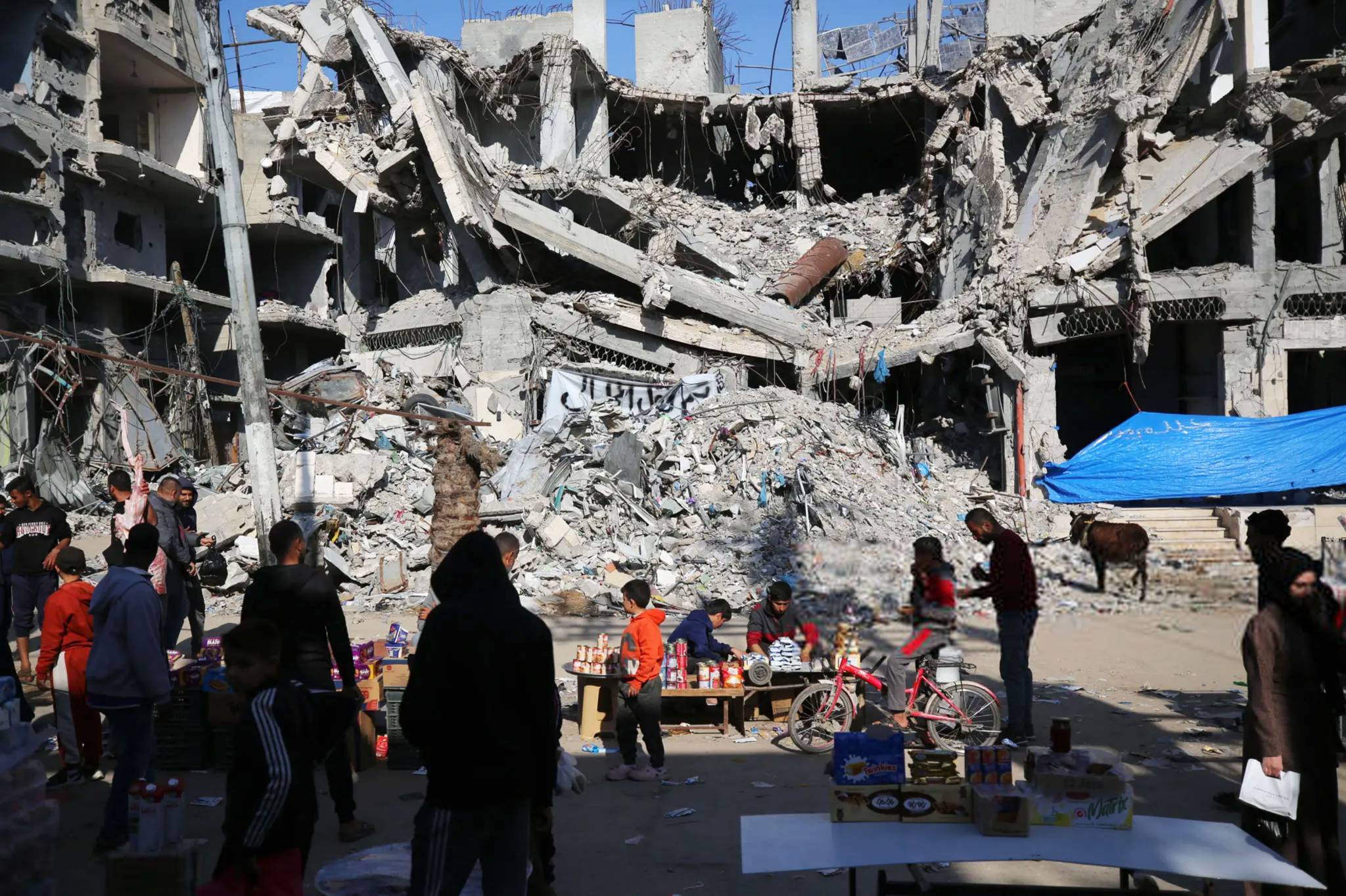 المقاومة الفلسطينيّة تواصل التصدّي للعدوان الصهيوني... نتنياهو: لا أوافق على شروط حماس
غوتيريش: الوضع في الشرق الأوسط أشبه ببرميل بارود على وشك الإنفجار...
البرلمان العربي ودول حركة عدم الإنحياز: لوقف الجرائم «الإسرائيلية» وإنهاء الإحتلال