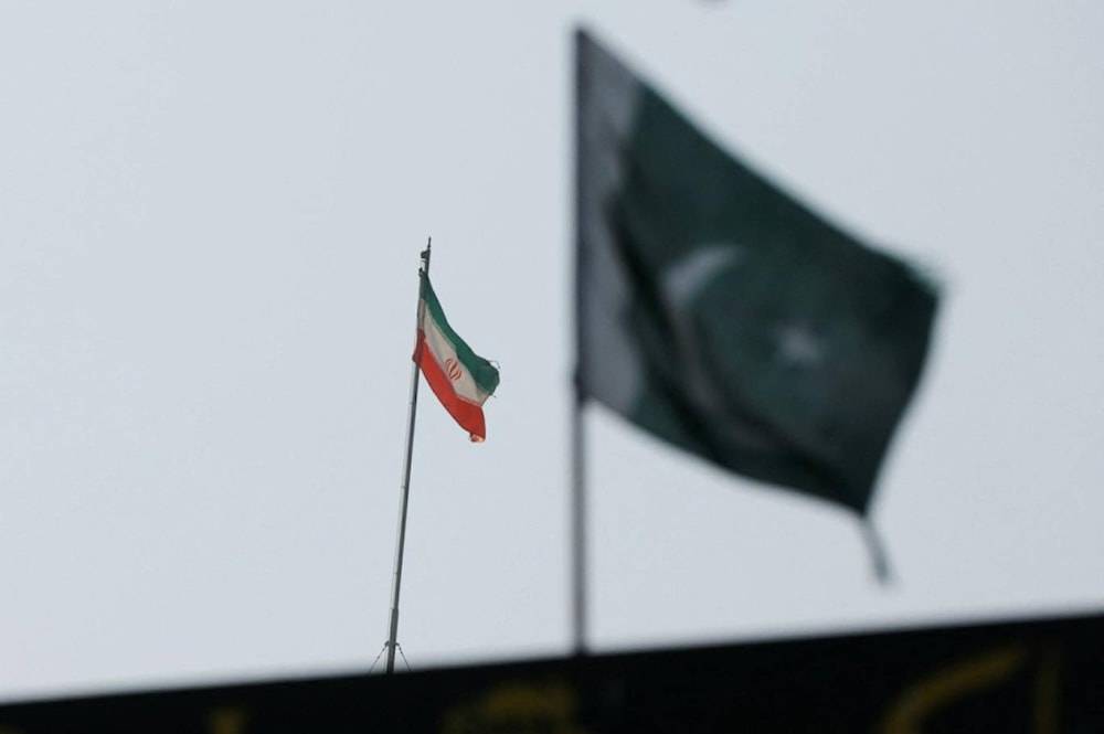 إيران وباكستان بشأن حادثة مقتل باكستانيين برصاص مجهولين: لن نسمح لأي جهة باستهداف علاقتنا