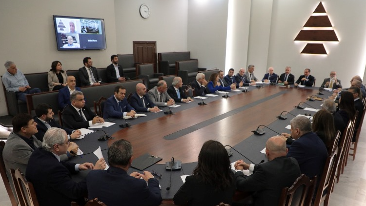 "الكتائب": الموازنة إثبات جديد
على إفلاس الدولة المادي والرؤيوي