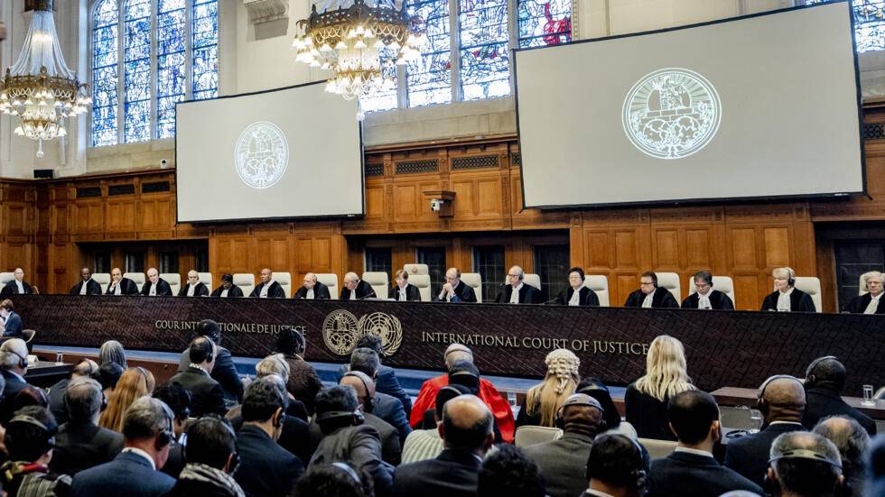سياسيون يعلّقون على قرار المحكمة الدوليّة بشأن "إسرائيل"
الخارجيّة: كنا نأمل الإلزام بوقف فوري لإطلاق النار في غزة