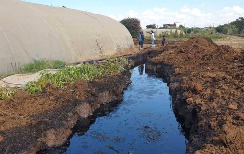 تسرّب مواد نفطية في النهر الكبير الجنوبي... وتخوّف لدى المزارعين