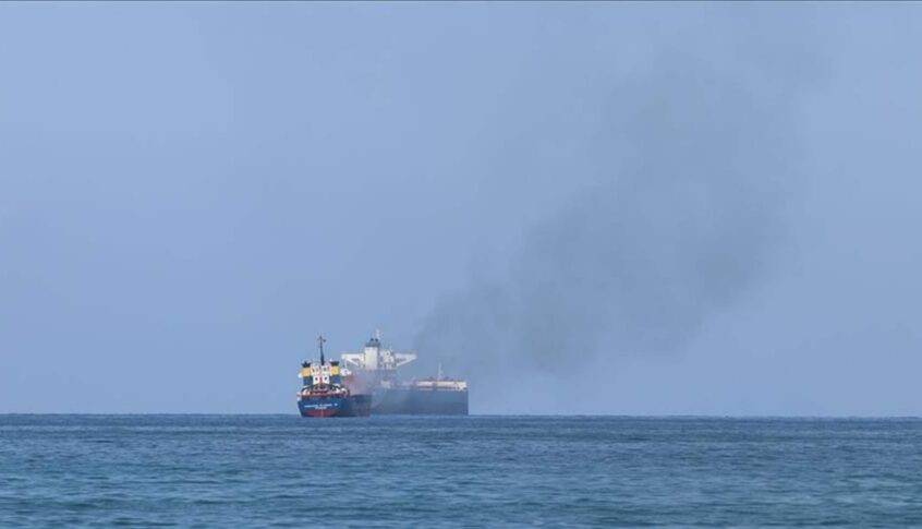 حادث جديد.. إنفجار قبالة الحديدة وقع على مسافة بعيدة من سفينة تجارية