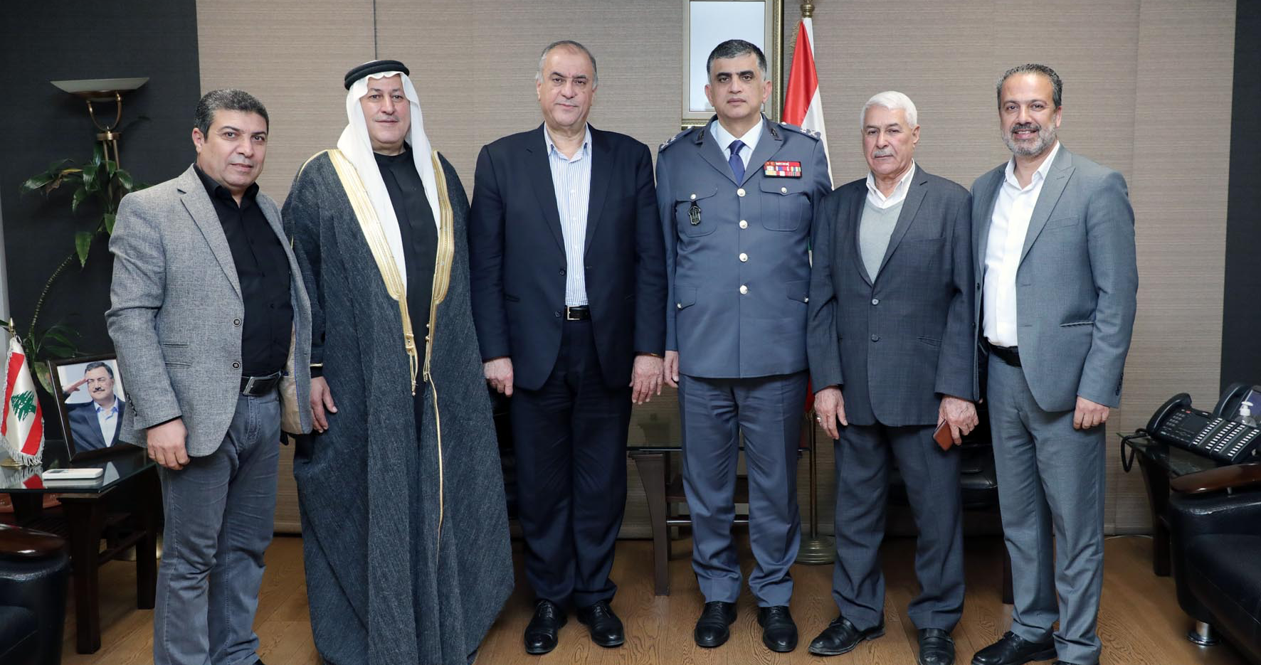 عثمان استقبل محمد سليمان 
مع وفد من عشائر البقاع