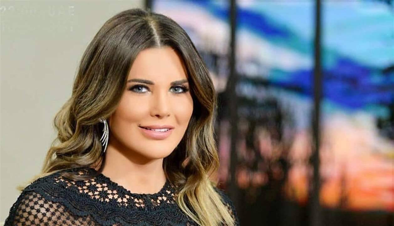 محبو الإعلامية منى أبو حمزة  يستعدون ذكريات من طفولتها