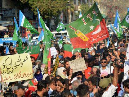 بعد الانتخابات... باكستان تواجه صعوبة في تشكيل حكومة ائتلافية للبلاد