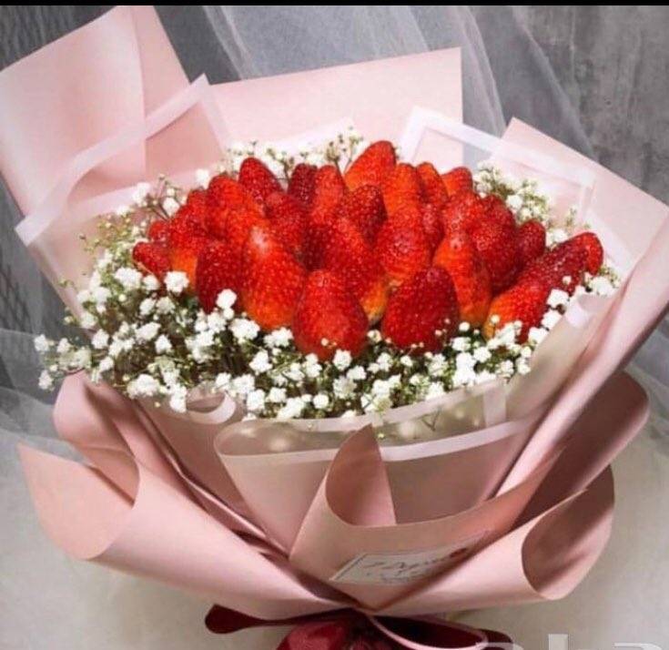شباط هو الشهر العالمي للإحتفال بعيد الحب و"الفريز"... "فاكهة الرشاقة" أصلها ورد وفوائدها الصحيّة كثيرة
لهيب الأسعار يُذيب لوعة الشوق... باقة "الفالنتاين" بدءاً من 40$ وكيلو الفراولة بـ 400 ألف!