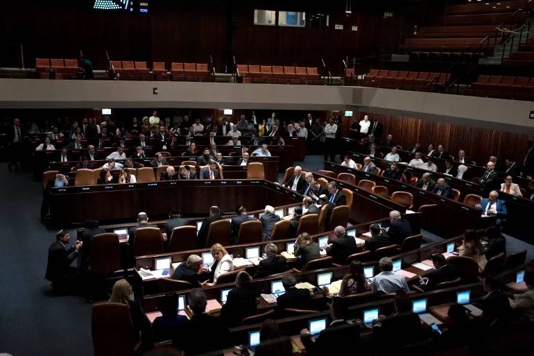 بعد التسريبات الأخيرة... مشروع قانون جديد في الكنيست يلزم أعضاء بالخضوع لجهاز كشف الكذب