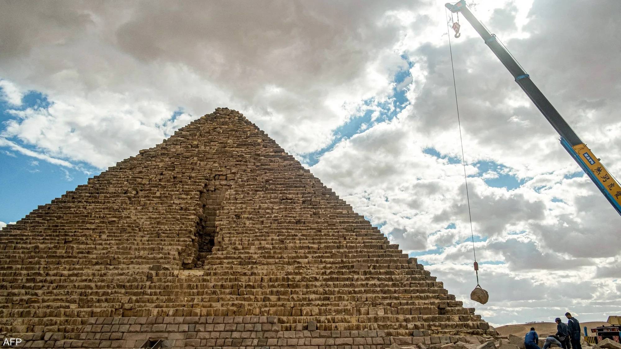 أثار الجدل بشدة.. مصر توقف مشروع "هرم منكاورع"
