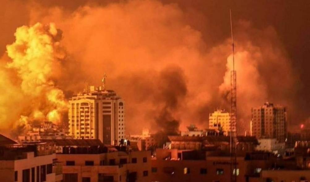 غارات وأحزمة نارية متواصلة في غزة... والإحتلال يحوّل مستشفى ناصر إلى ثكنة
