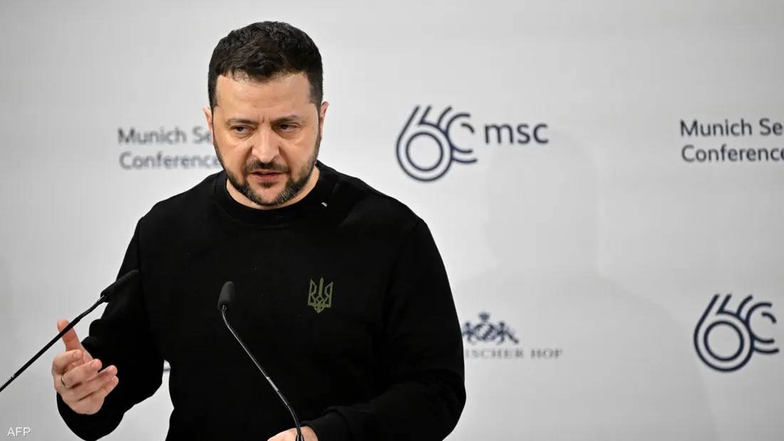زيلينسكي يحذّر من "عجز مصطنع بالأسلحة" ويكشف عن سبب الانسحاب من أفدييفكا