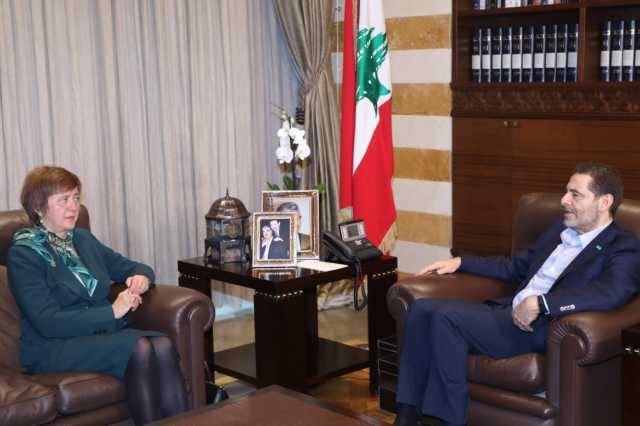 الحريري تلقى اتصالاً من الراعي
والتقى زواراً في "بيت الوسط"