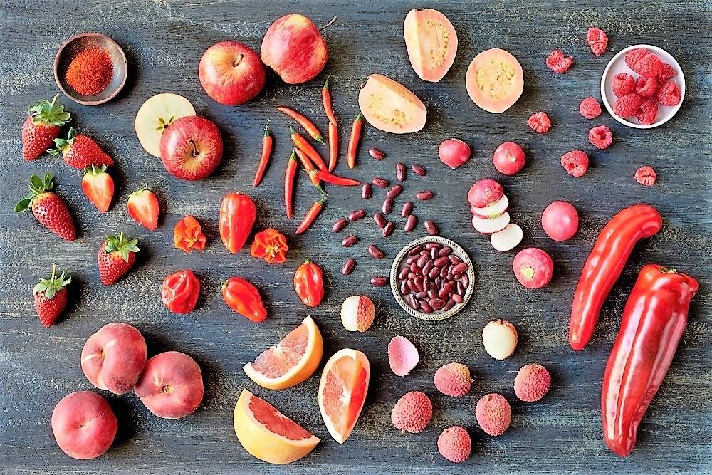 كنزٌ أحمرٌ لصحتك: فوائدُ مذهلةٌ للأطعمة الحمراء!
