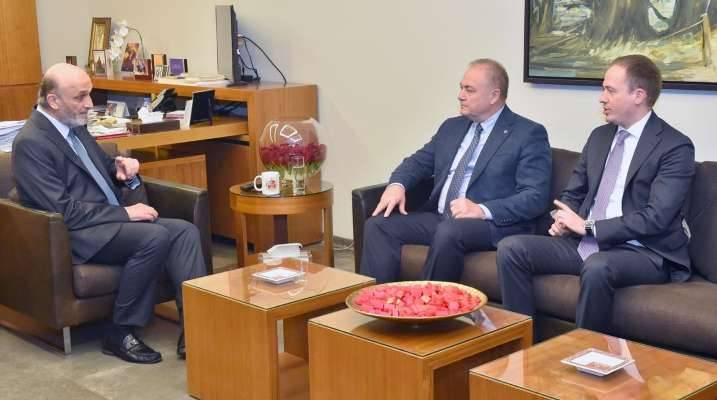 جعجع: لتطبيق القرار 1701 بغية تجنيب
لبنان خطر اندلاع حرب كبيرة على حدوده