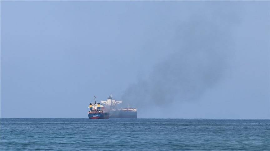 الحوثيّون يستهدفون سفينة بريطانيّة وطائرة أميركيّة
واشنطن: نخوض أكبر معركة بحريّة منذ الحرب العالمية الثانية