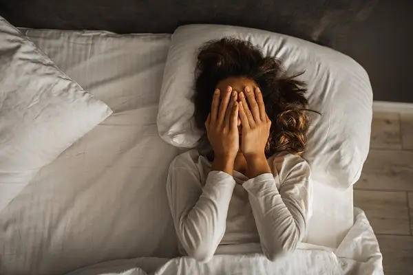 النوم القليل يهدّد النساء بأمراض القلب... خطر يزداد بنسبة 75%
