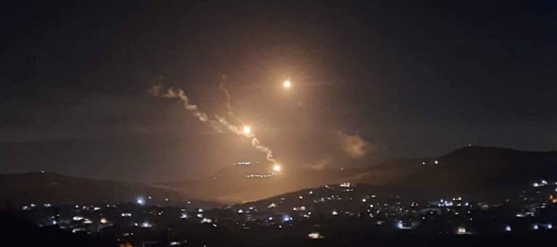 قنابل مضيئة ليلا وإطلاق نار فجرا... إليكم أخر التطورات في جنوب لبنان