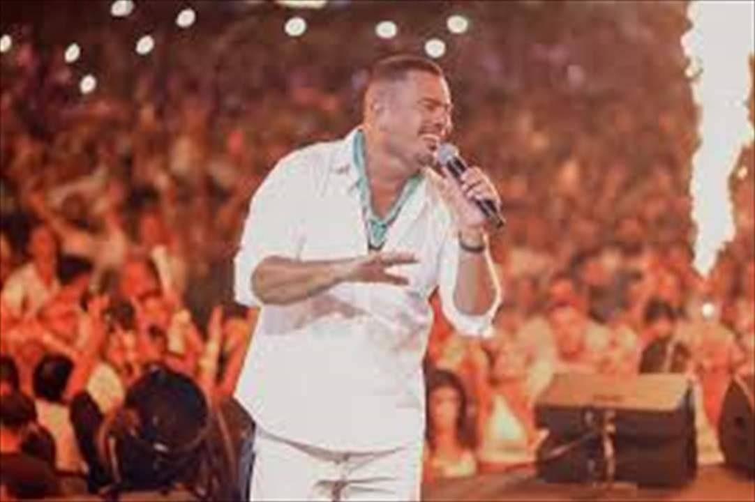 عمرو دياب يغضب الجمهور بسبب ما قاله لـ سائقه الخاص