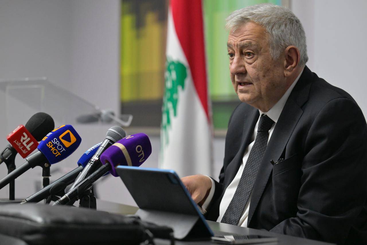عازوري :اي خطة نهوض بالقطاع المصرفي

تبدأ بحماية ملكية المودعين لدى المصارف