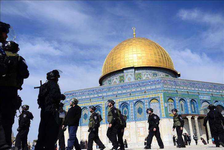 "حكومة الفظائع"... هكذا علّق إعلام العدو على منع الفلسطينيين من دخول المسجد الأقصى