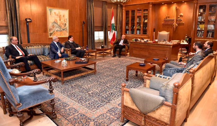 المبادرة "الإعتداليّة" تكسر الجمود... و"الخماسيّة" تستوضح نقاطها!
بري لبعض سفرائها: أسير بما يطرحه تكتل "الإعتدال الوطني"