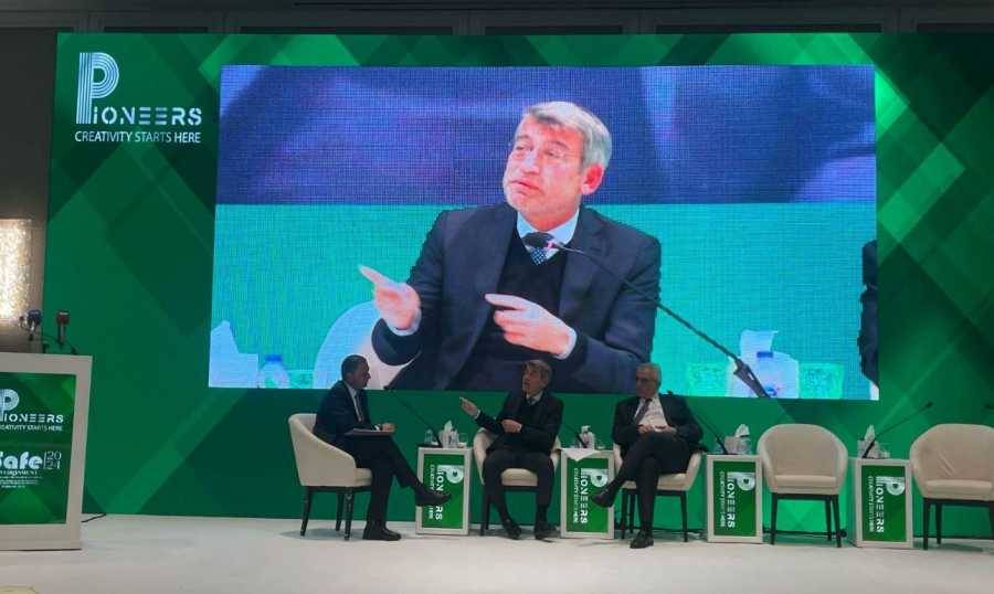 انعقاد مؤتمر "البيئة السلِيمة والإنماء المستدام" في عمان
وزير الطاقة: استراتيجيتنا تعتمد على الطاقة المتجددة في قطاع المياه