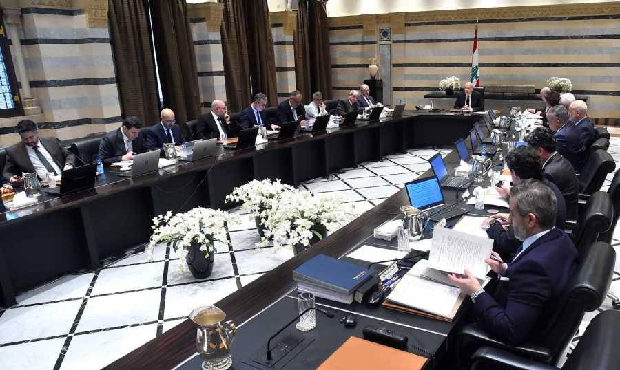 مجلس الوزراء سحب مشروع قانون تنظيم المصارف... وأقرّ زيادات للقطاع العام
ميقاتي: نطالب بتطبيق القرار 1701... ونتطلّع بمسؤوليّة للتحرّك المطلبي والمعيشي