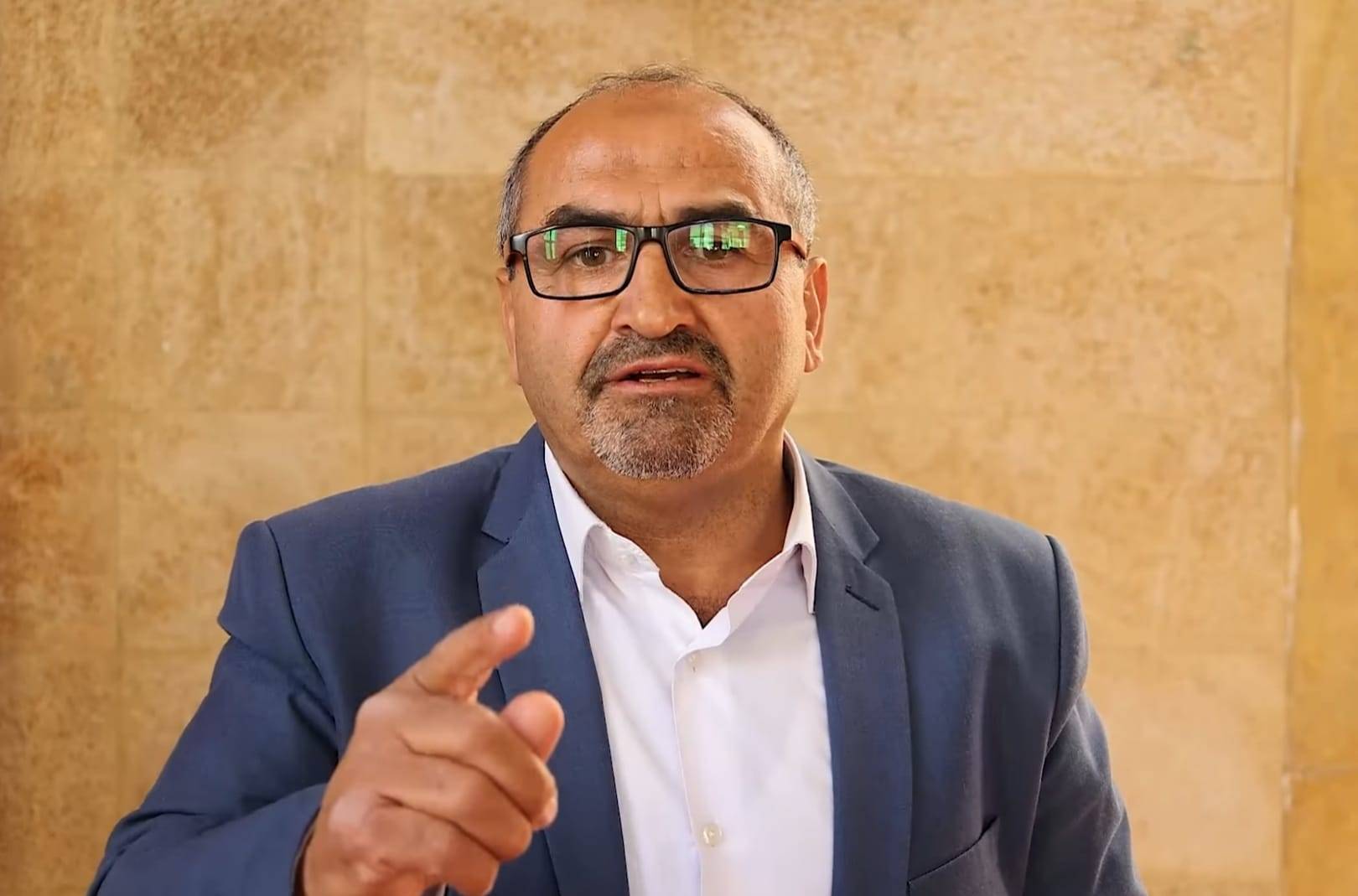 حشيمي لـ "الديار": الدولة وحدها تأخذ قرار الحرب والسلم
ورئيس الجمهوريّة مَن يجب أن يجلس على طاولة المفاوضات