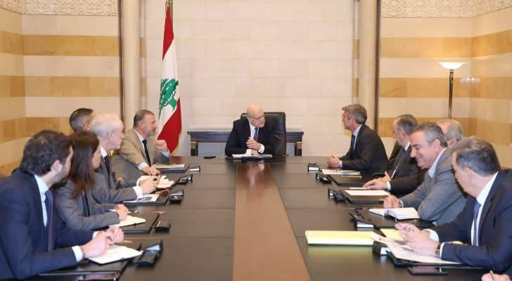 ميقاتي تراس اجتماعا كهربائيا بحضور البنك الدولي

فياض:  البنك الدولي يعلن التزامه الاستثمار في الطاقة