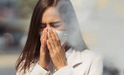 خطر خفيّ... تلوّث الهواء يهدّد صحّة الإنسان كالتدخين والسمنة!
