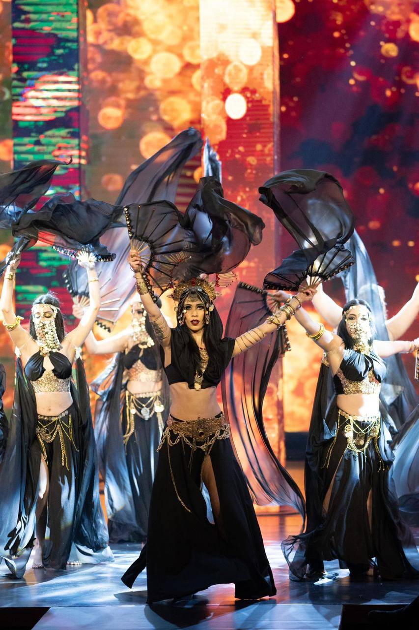 بنسخته الثالثة  Glamour Show...يسرق الاضواء