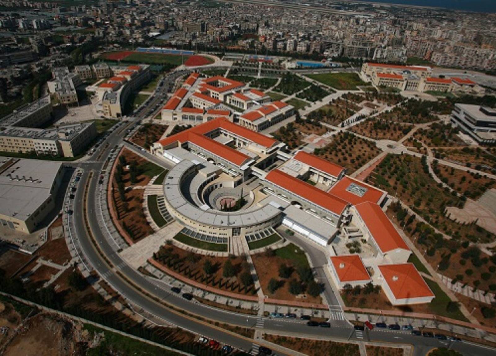 الجامعة اللبنانية: غدًا يوم تدريس عادي
