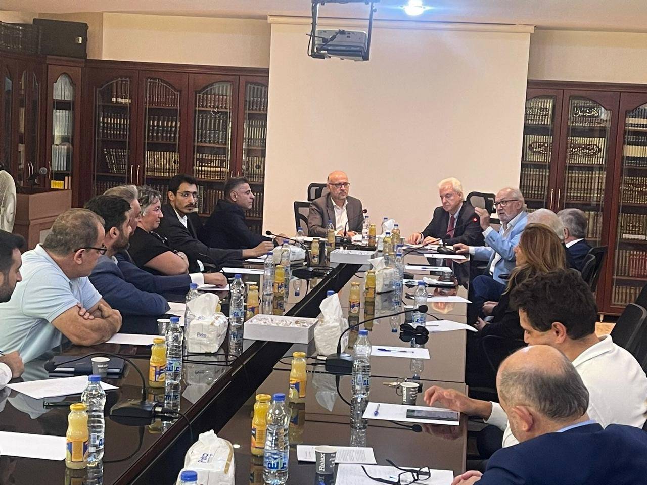 "لقاء مستقلون من أجل لبنان" يواصل لقاءاته التشاوريّة 
وجلسة ركزت على اللامركزيّة الإداريّة وقانون الانتخاب والطائف