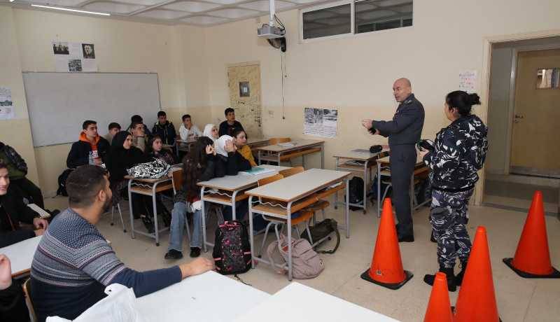 نشاط توعوي لقوى الأمن الداخلي حول
الجرائم المعلوماتيّة والسّلامة المروريّة
