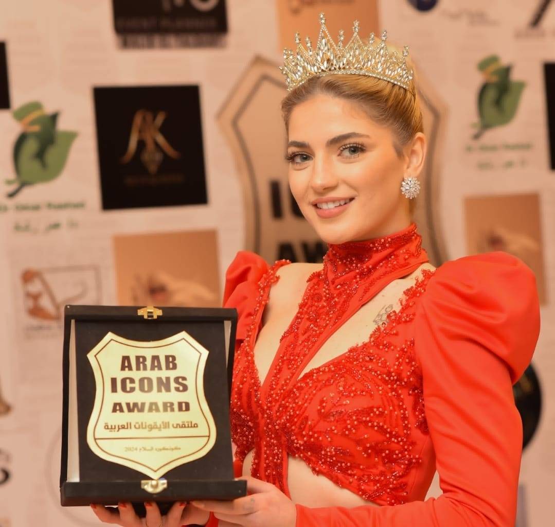 جيسيكا قيس تحصد لقباً جديدا " أيقونة الجمال الطبيعي" في الوطن العربي
