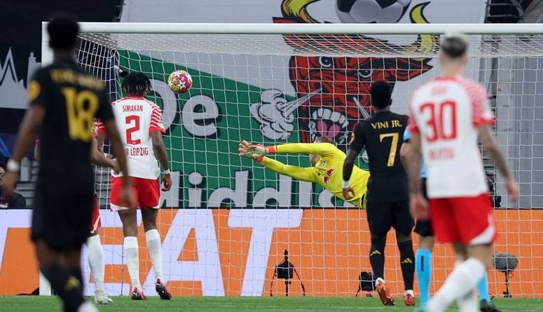 مهمة سهلة لسيتي ولايبزيغ
يحلم بـ "الريمونتادا" أمام ريال مدريد