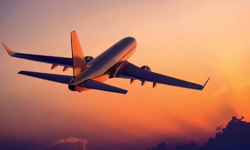 بالفيديو- هبوط اضطراري لطائرة بعد سقوط أحد إطاراتها بعد إقلاعها