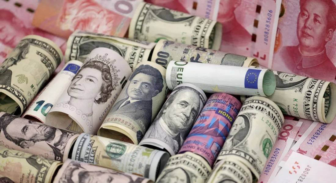 هدوء في سوق العملات قبيل بيانات أميركية هامة