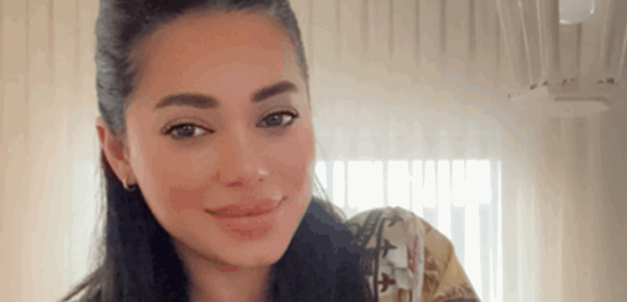 مسابقة بـ10 أسئلة.. مطربة تطلق 