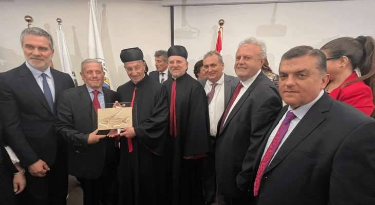 رعى إطلاق المؤتمر الوطني الماروني في جبيل
الراعي: جاء في وقته ليكون وسيلة
لإعادة معرفة ذاتنا اللبنانيّة ومسؤوليّتنا