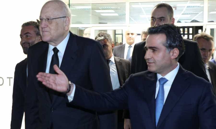 إعلان العرض الخاص لمخطط إعادة إعمار وتطوير مرفأ بيروت
ميقاتي: نفض غبار الحرب عنه أولوية وطنية واقتصادية
حمية: عملية إعادة إعمار المرفأ ستمول من إيراداته