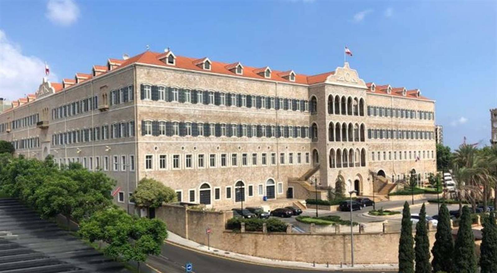 بعد تغيير الموعد... هل تبقى عطلة عيد البشارة قائمة في موعدها؟