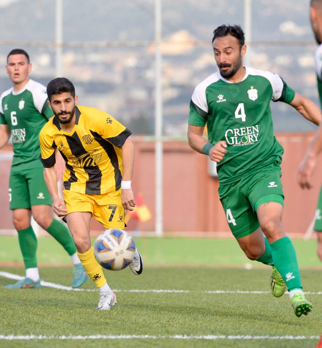 الأنصار يهزم العهد وينفرد بصدارة بطولة لبنان