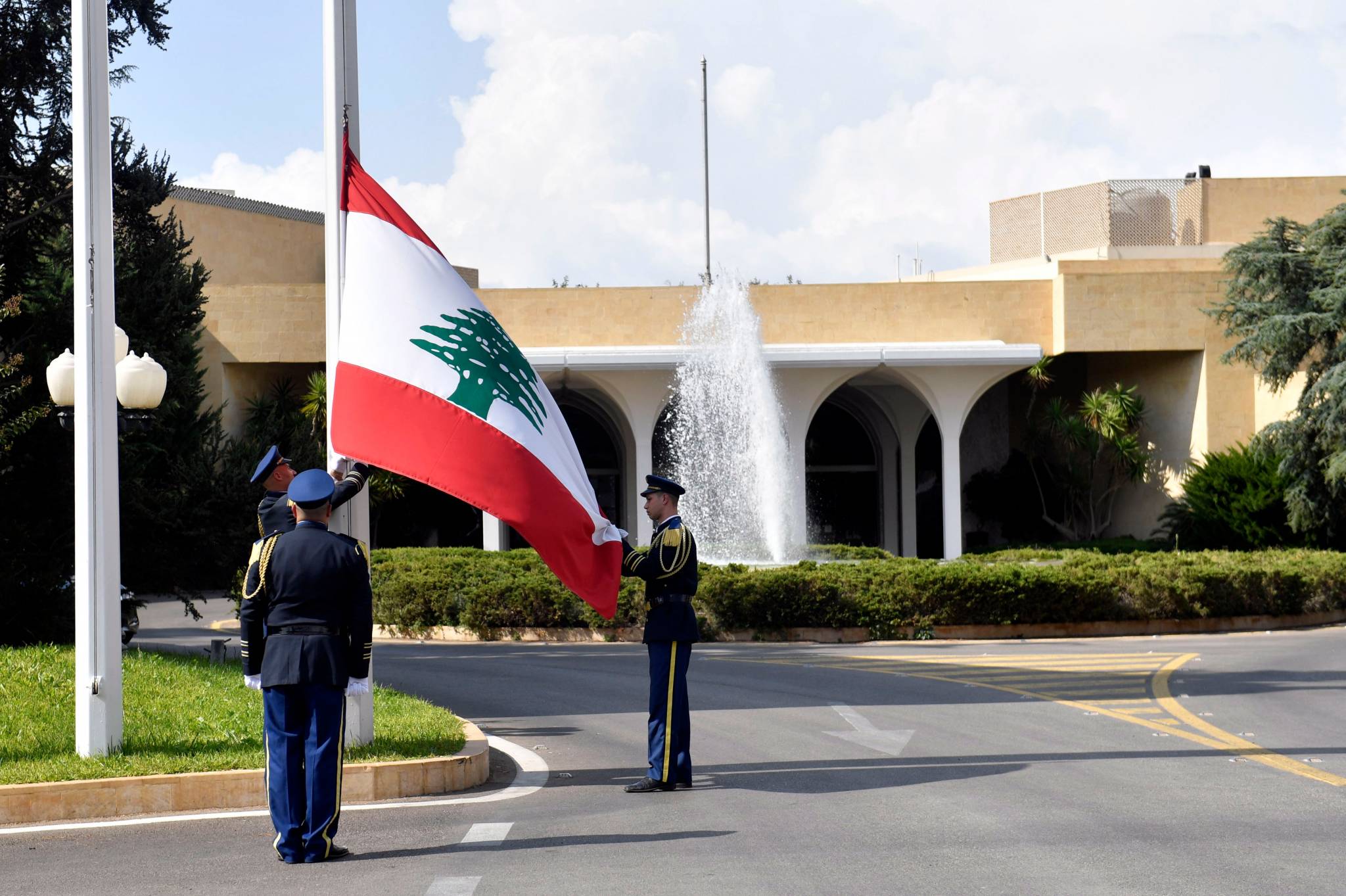 الحَراك الداخلي والخارجي لن يحسم اسم رئيس الجمهوريّة ما لم تدقّ ساعة التسوية الإقليميّة!!