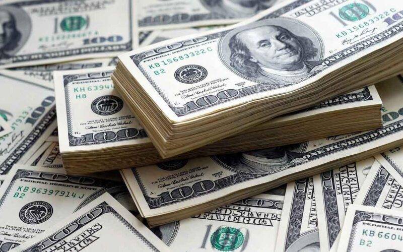 الدولار يستقرّ في ظلّ ترقب لاجتماعات البنوك المركزية في أنحاء العالم