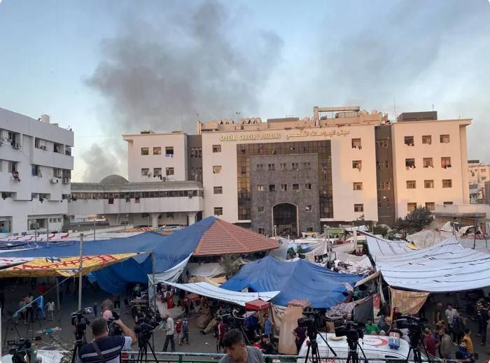شهداء وجرحى باقتحام قوات الإحتلال لمجمع الشفاء والفصائل الفلسطينية تطالب المحتمع الدولي بالتدخل الفوري